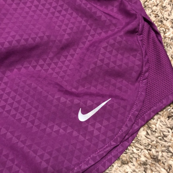Women’s Nike Shorts - Picture 2 of 5